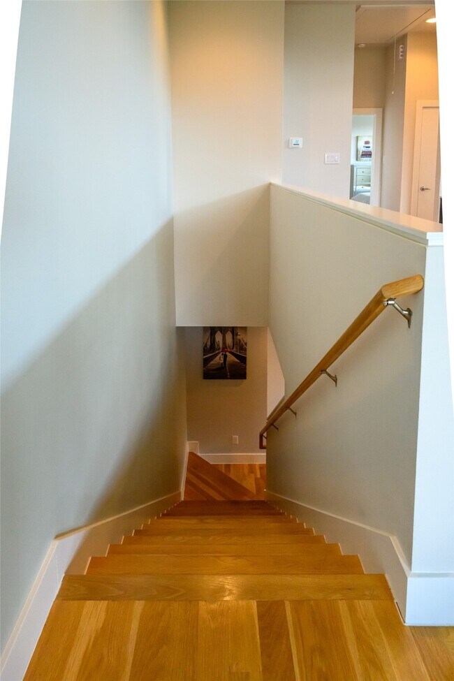 Building Photo - 4618 Nichols St