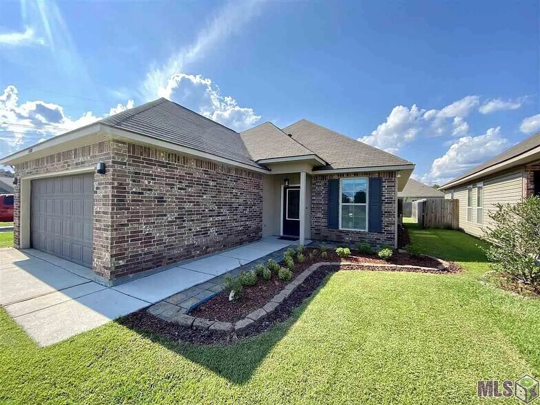 Building Photo - 11389 Ashwood Ct