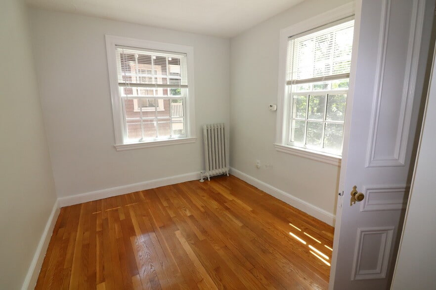 Building Photo - 72 Summit Ave