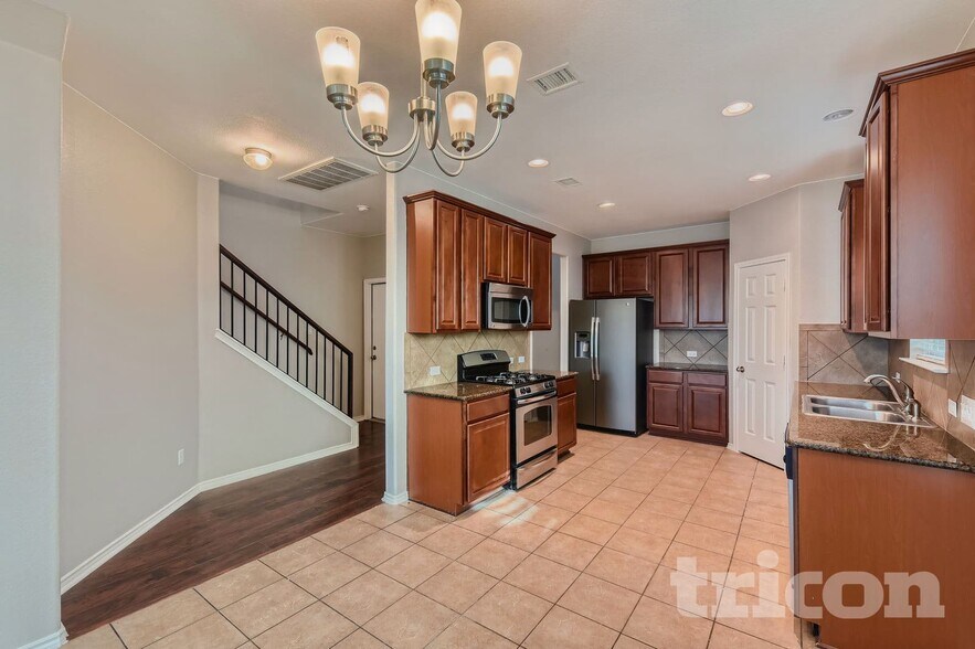 Building Photo - 257 Verano Dr