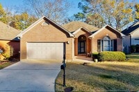 Building Photo - Convenient 3BR/2BA in Homewood