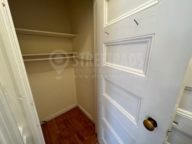 Building Photo - 2 Ware St