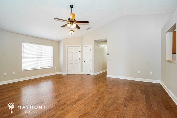 Building Photo - 3974 Eminence Ln