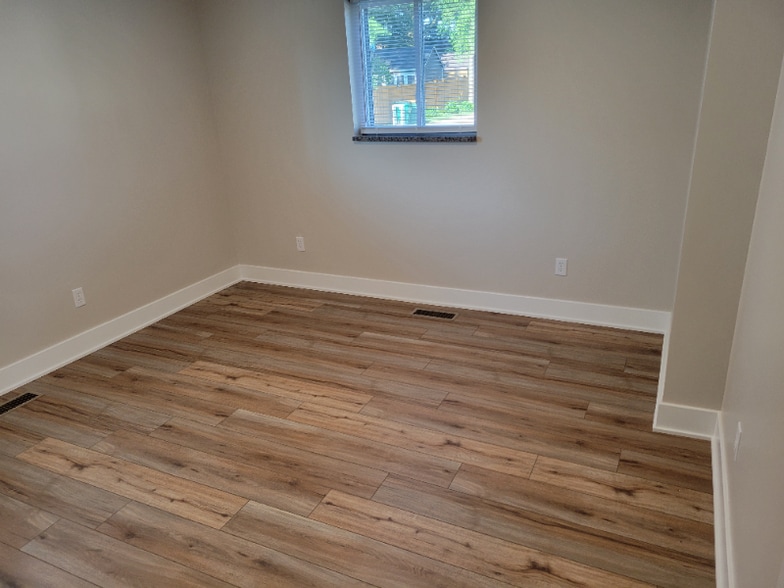 Building Photo - 4977 W 16th St