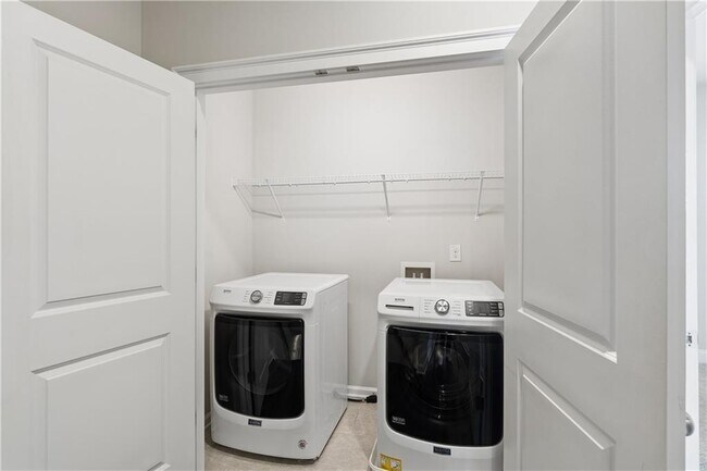 Building Photo - 857 Constellation Dr