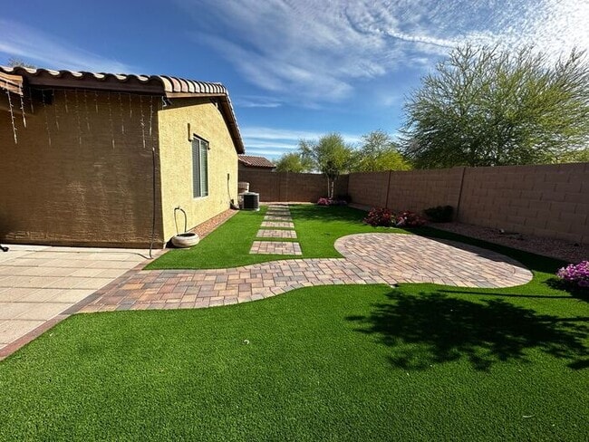 Building Photo - READY TO VIEW NOW! Gorgeous 3 Bed 2 Bath i...