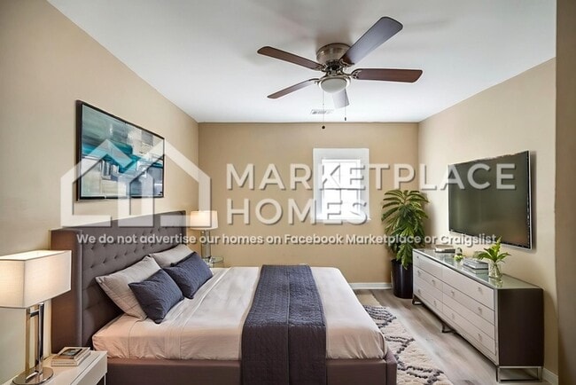 Building Photo - 955 Putnam St