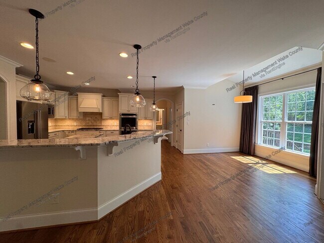 Building Photo - 3353 Cheswick Dr
