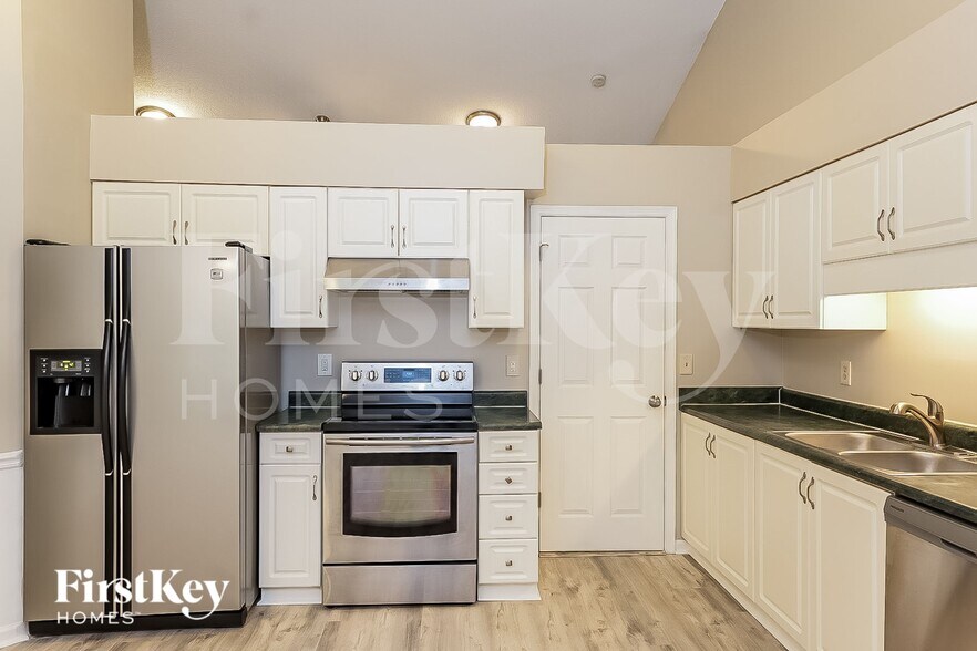 Building Photo - 1711 Kildare Woods Dr