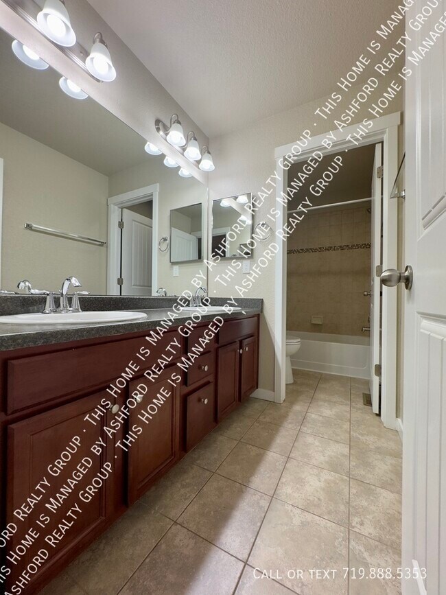 Building Photo - 7772 Wagonwood Pl