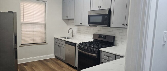 Building Photo - 117 Kensington Ave