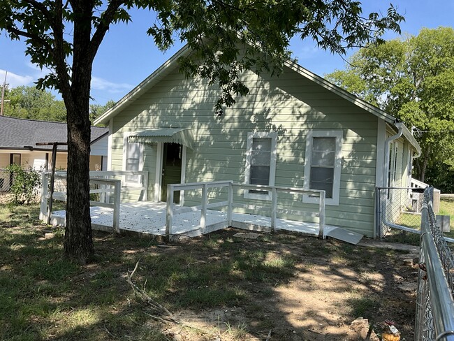 Building Photo - 317 N Naid St