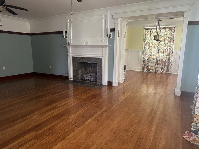 Building Photo - 276 Meadow Dr