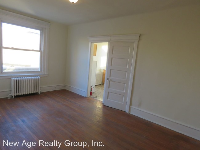 Building Photo - 5114 Spruce St
