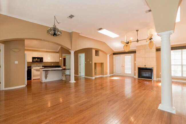 Building Photo - 307 Sand Myrtle Way