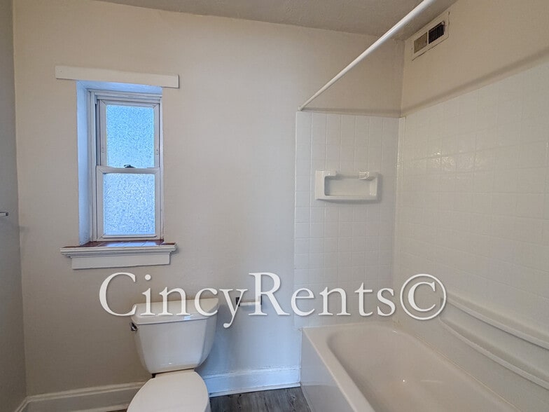 Building Photo - 3540 Columbia Pky