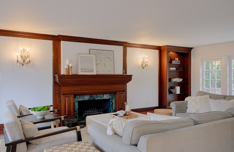 Building Photo - 16842 Harkness Cir