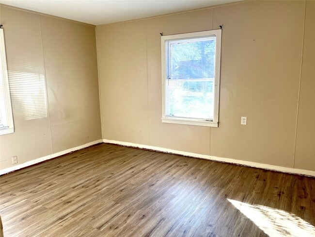 Building Photo - 946 Milam St