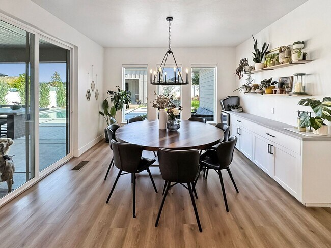 Building Photo - Luxury 5-Bed, 4.5-Bath in Dry Creek Ranch, Minutes to Boise & Eagle