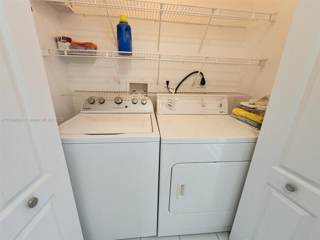 Building Photo - 986 NW 136th Ct