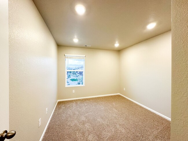 Building Photo - Brand New 3BR in the Brook at Via Varra No...