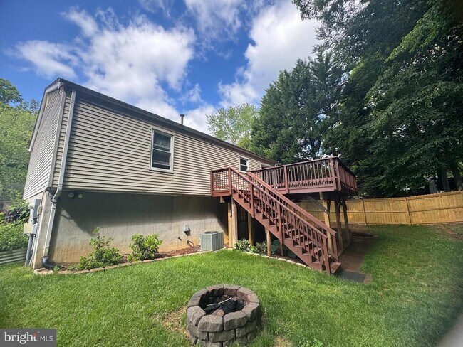 Building Photo - 5570 Rowser Dr
