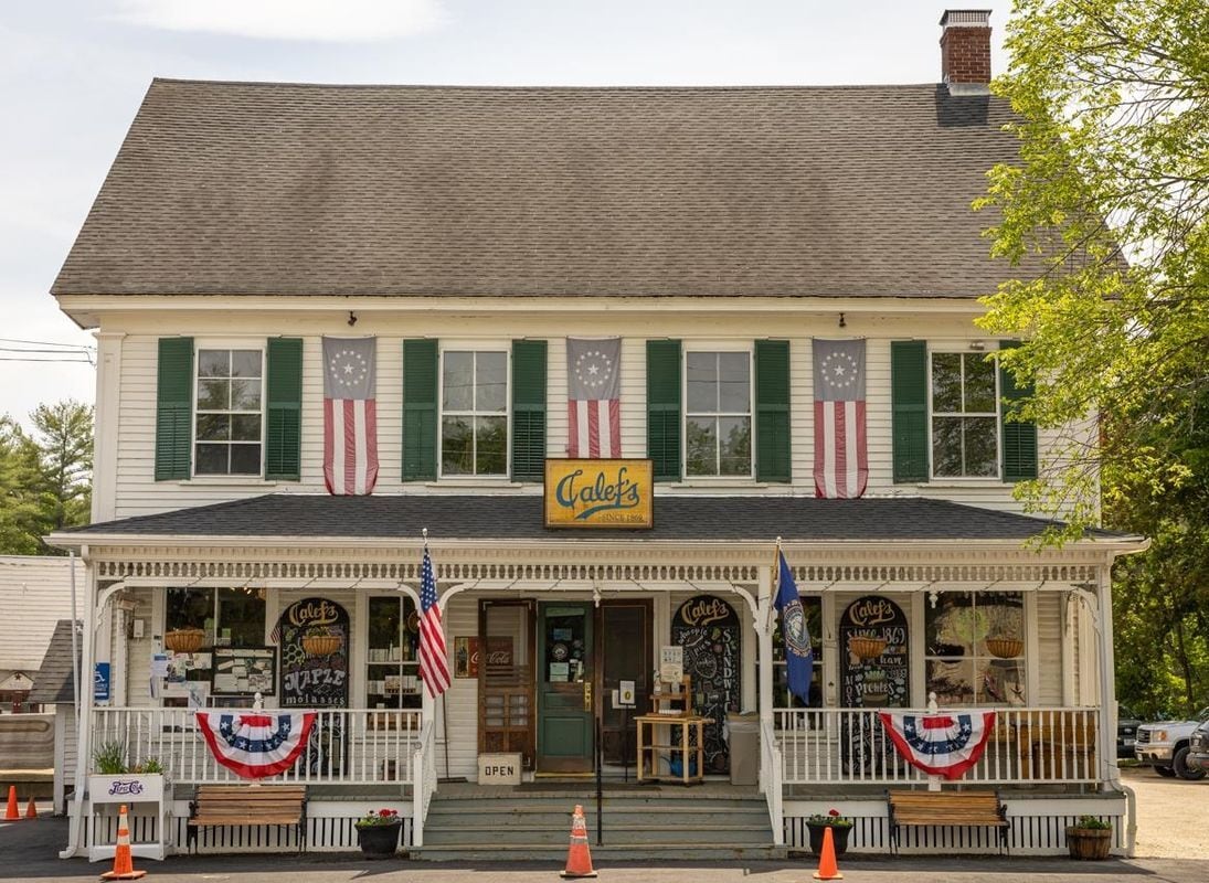 Building Photo - 4 Smoke, 1