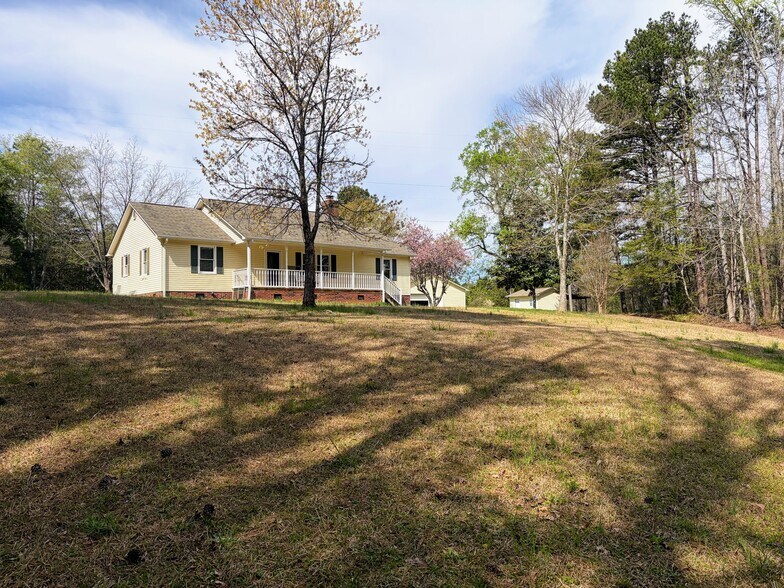 Front of house - 1195 Tirzah Rd