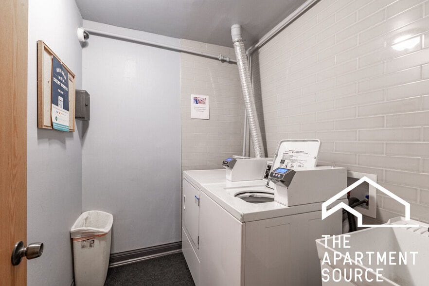 Building Photo - 1437 N Dearborn St