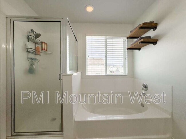Building Photo - 3565 Water Lilly Ln