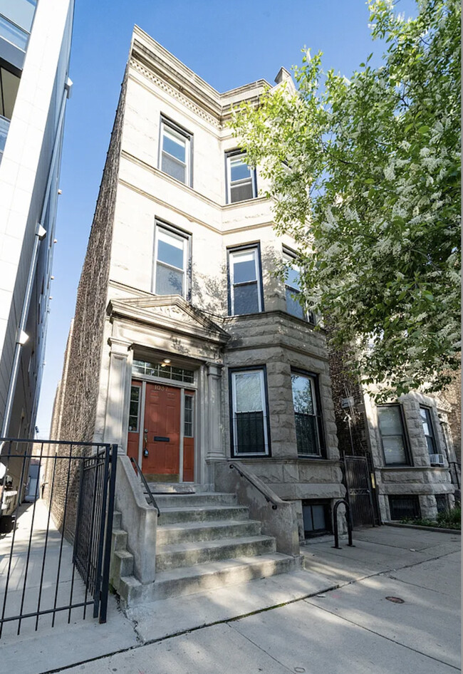 Primary Photo - 1037 S Racine Ave