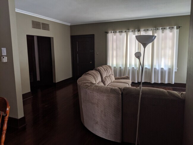 Building Photo - 1612 S Olive