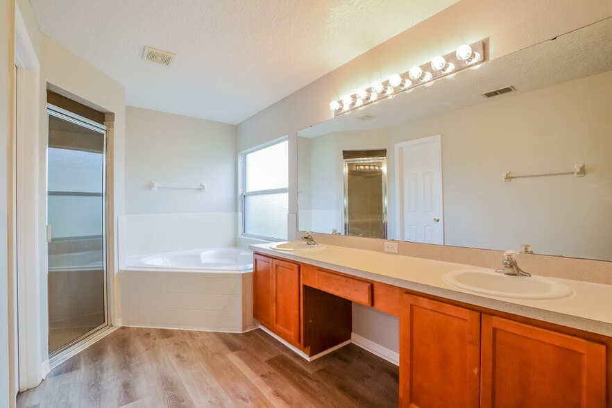 Building Photo - 4073 Waltham Forest Dr