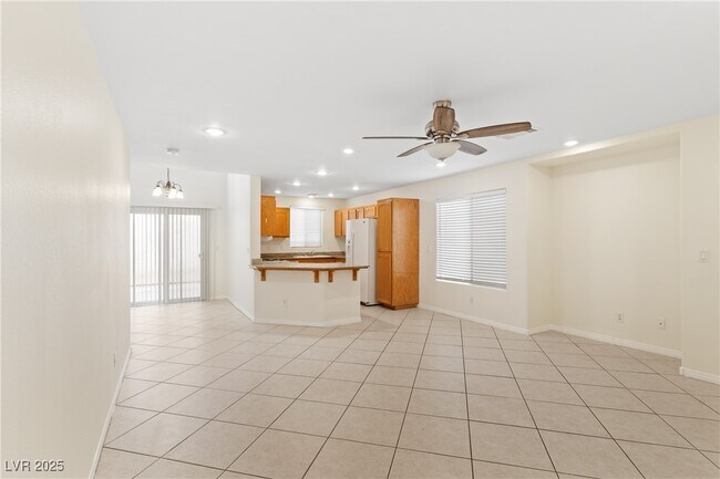 Building Photo - 7268 Vinca Rd