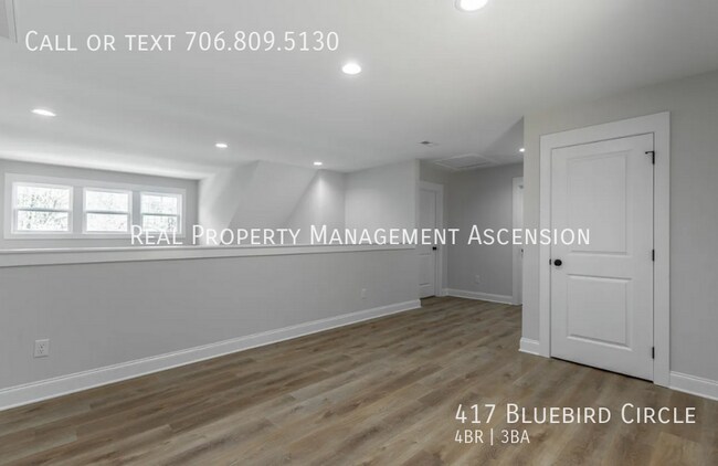 Building Photo - 417 Blue Bird Cir