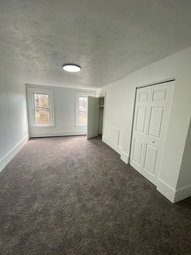 Building Photo - Available MAY 2026 - Beautiful renovated 3 Bedroom, 2 Bath Home in Heart of Allentown!