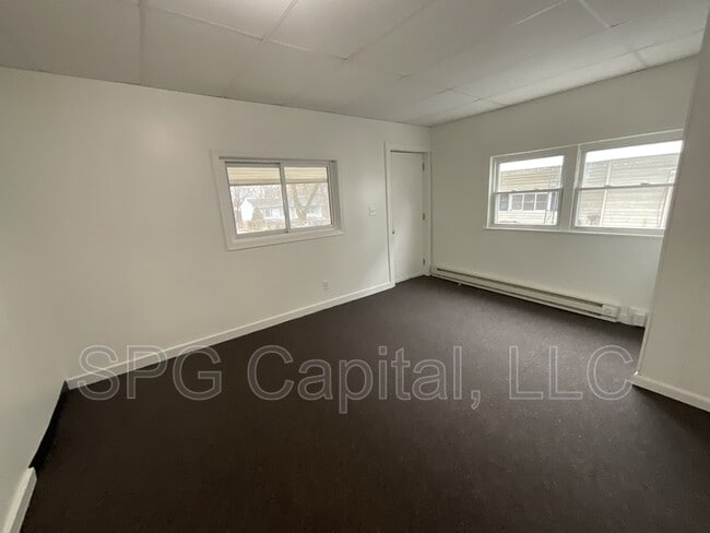 Building Photo - 152 Lincoln St