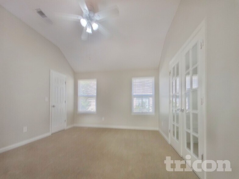 Building Photo - 136 Westport Dr