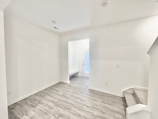 Building Photo - Charming Townhome Community in Mooresville...