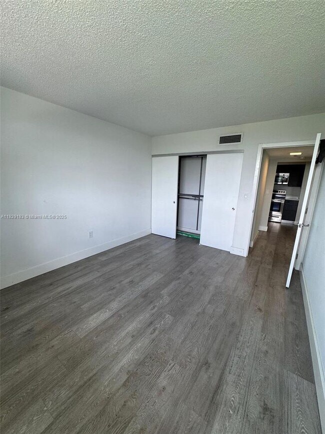 Building Photo - 816 NW 87th Ave