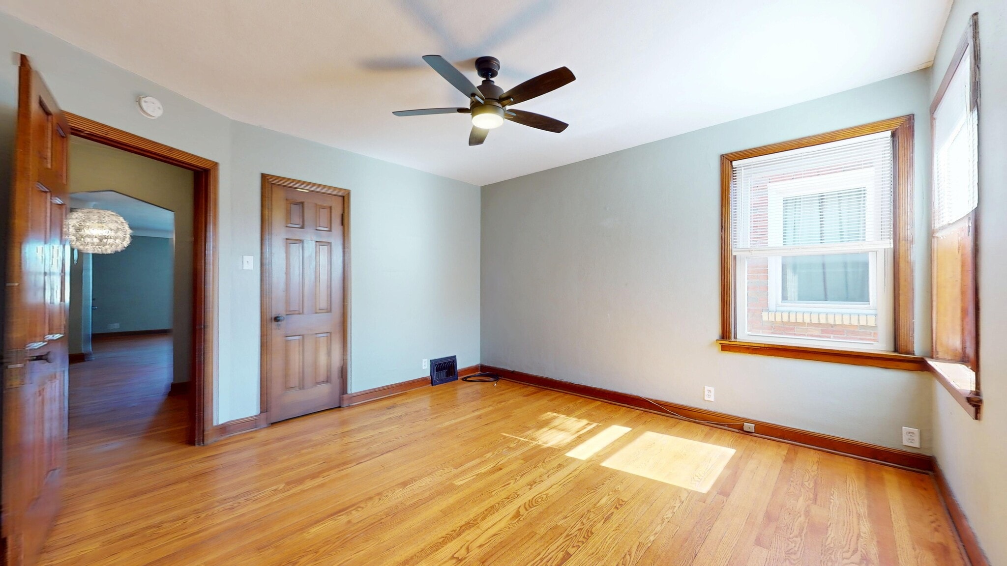 Building Photo - 5816 Mardel Ave