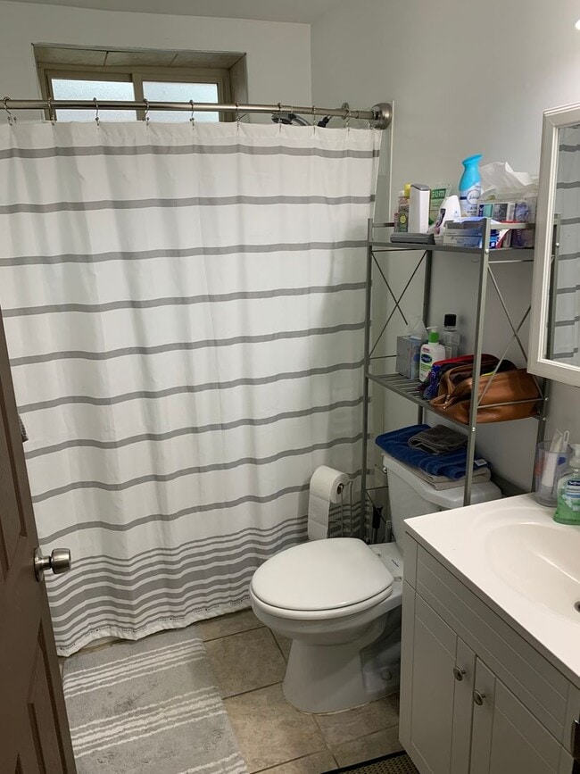 Building Photo - 724 S 20th St