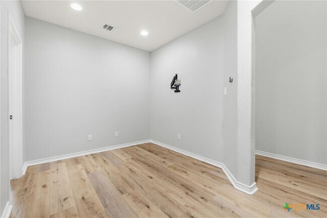 Building Photo - 822 Terra Cotta Ct