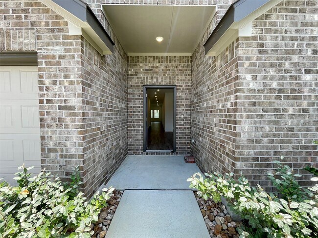 Building Photo - 17202 Coppice Oak Dr