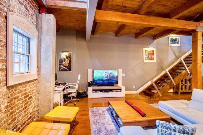 Building Photo - 205 Walker St SW