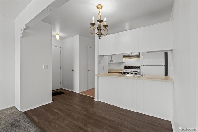 Building Photo - 8709 Candlewood Trail