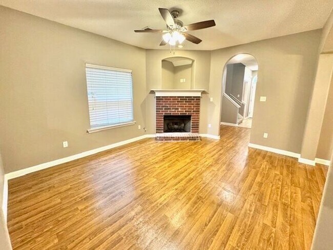 Building Photo - Now Leasing a 4-bedroom 2.5 bath home in Cordova off of Macon and Houston Levee