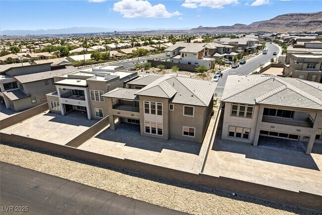 Building Photo - 10632 Rolling Vista Dr