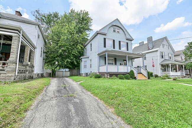 Building Photo - 4221 Bell St