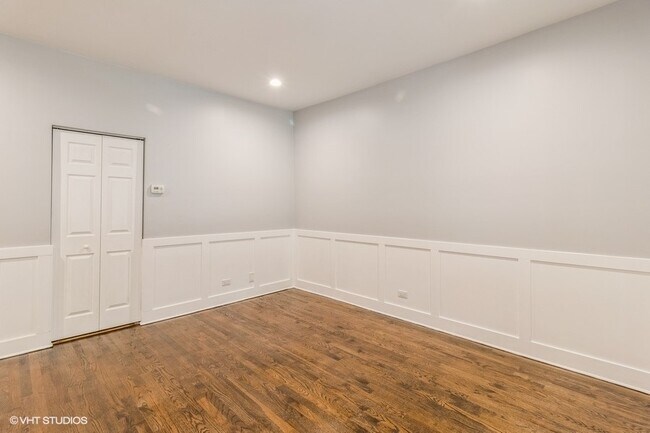 Building Photo - 4210 S King Dr